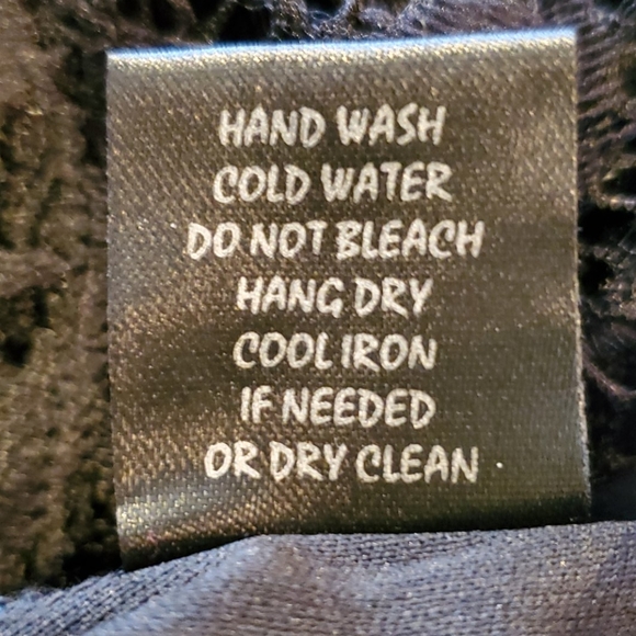 ADIVA Lovely Lace Top - Picture 5 of 6